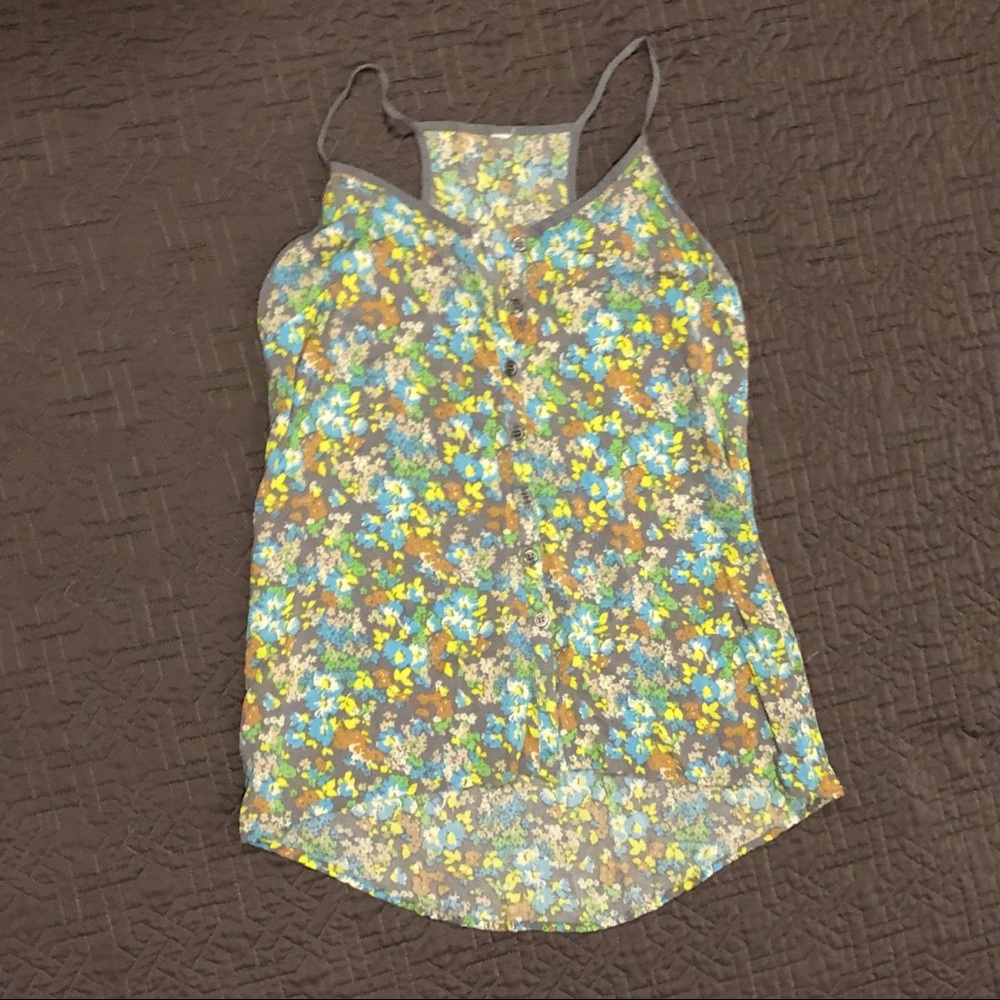 Kohl’s floral racerback tank blouse size M